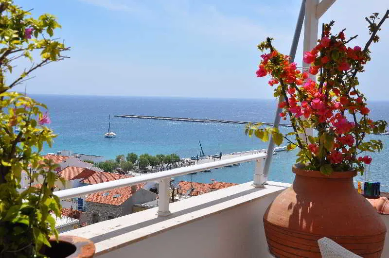 Room, Remezzo, Samos