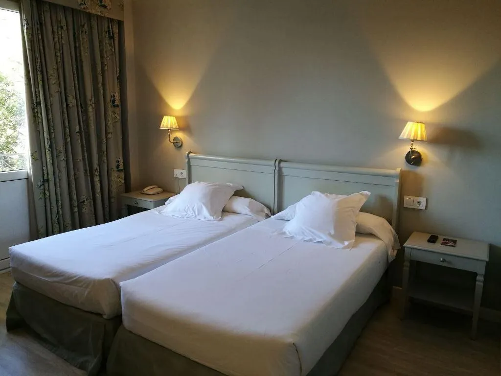 TRIPLE STANDARD Room, Pax Torrelodones, Madrid