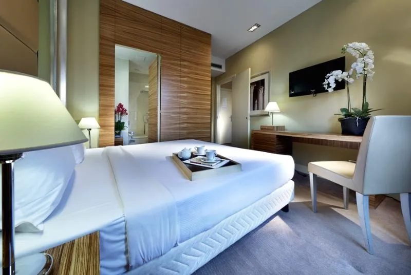 Room, Mercure Roma Centro St. John, Naples