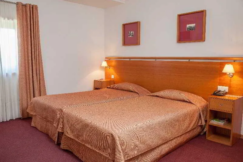 FAMILY ROOM TWO BEDROOMS Room, Do Lago, Porto