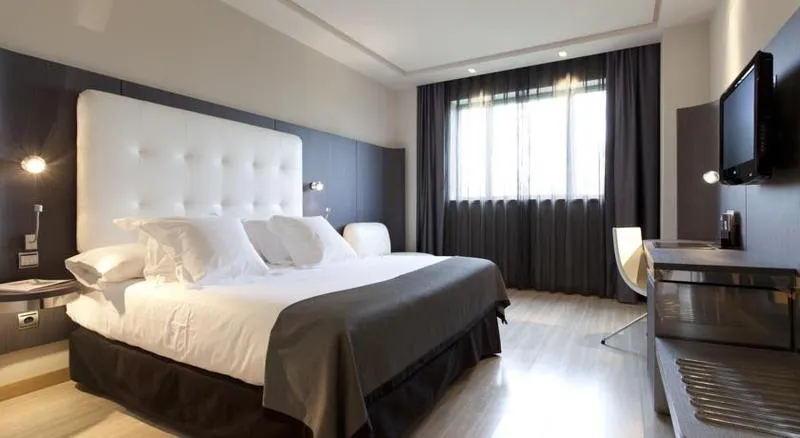 DOUBLE STANDARD Room, Santos Maydrit Airport, Madrid