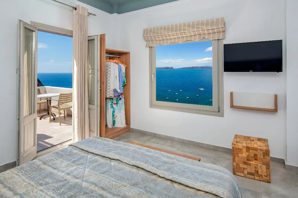 SUITE TWO BEDROOMS ONE BATHROOM Room, Kokkinos Villas, Santorini