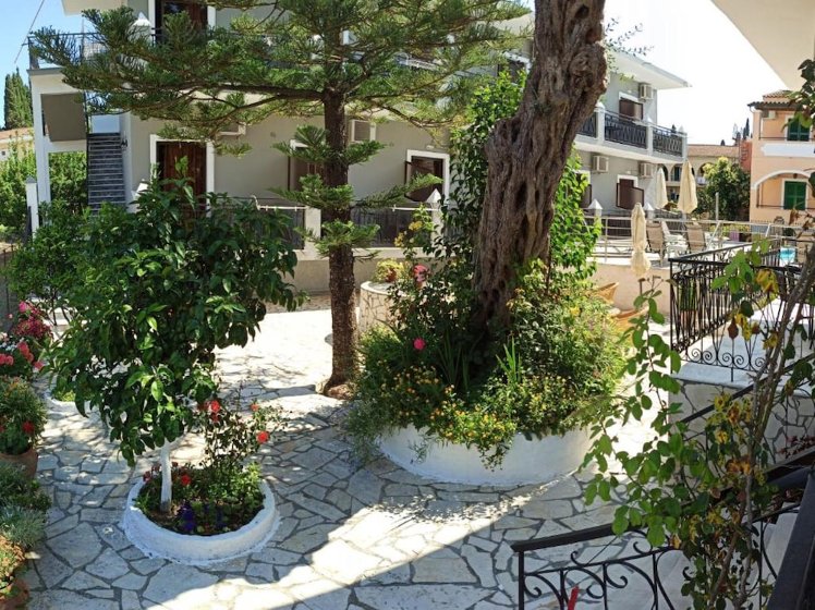 Dionisos Apartments, Corfu
