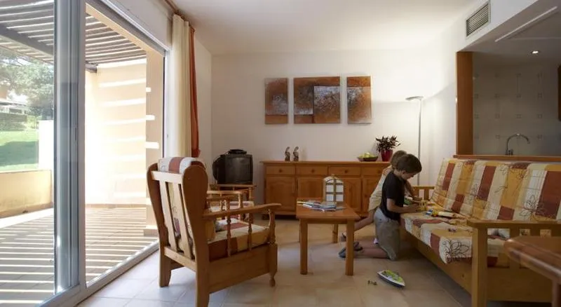 VILLA THREE BEDROOMS Room, Golf Beach, Costa Brava