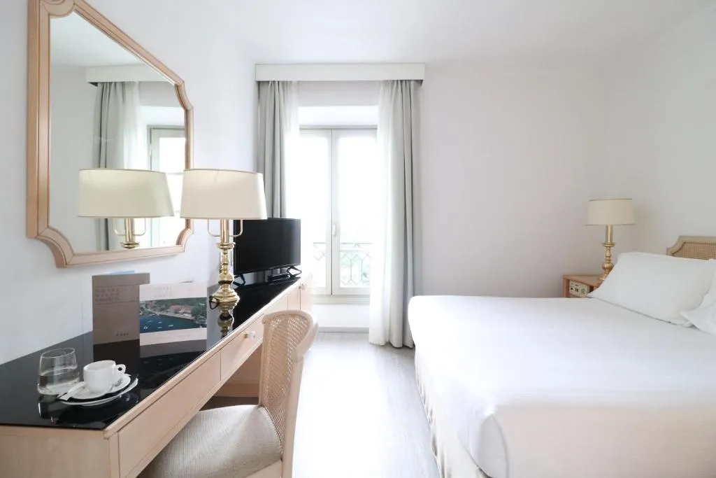 DOUBLE SINGLE USE SUPERIOR LAKE VIEW Room, Hotel Villa Carlotta, Milan