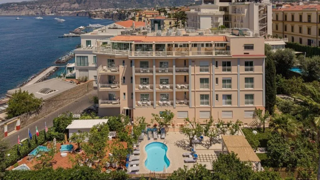 Pool, Hotel Regina Sorrento, Naples
