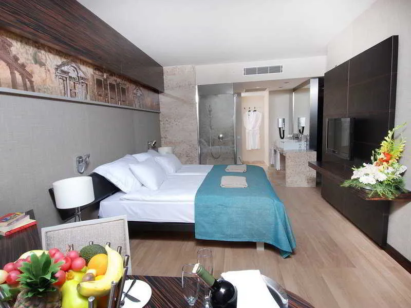 Room, Commodore Elite Suites & Spa Hotel, Antalya