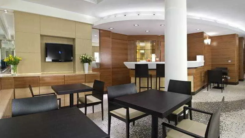 Lobby, Memphis, Rome