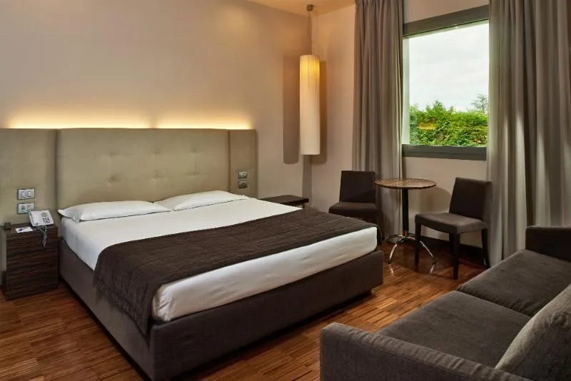 DOUBLE STANDARD Room, Cruise, Milan