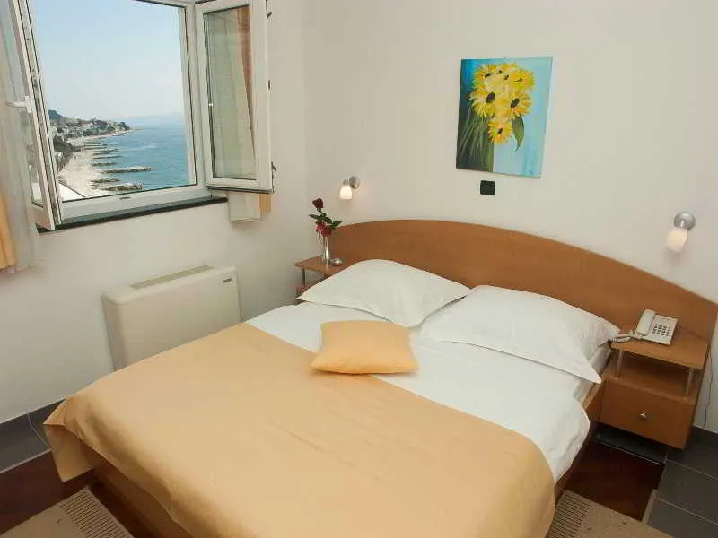 Room, Sunce, Split
