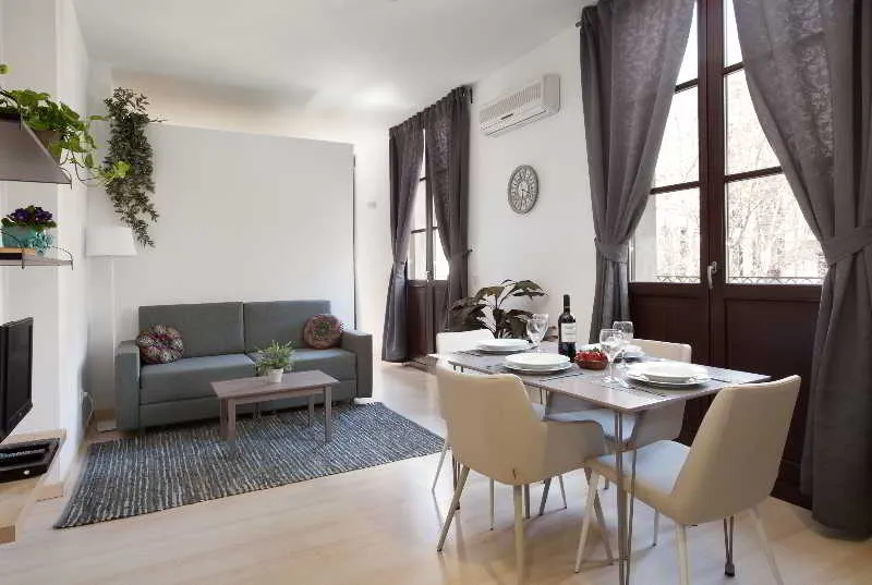 Room, 49 Barcelona Apartments, Barcelona