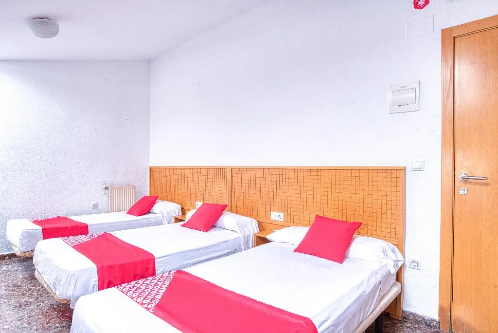 TRIPLE STANDARD Room, Hostal Nova Picanya, Valencia