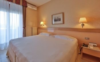 Atahotel Quark Due Residence, Milan