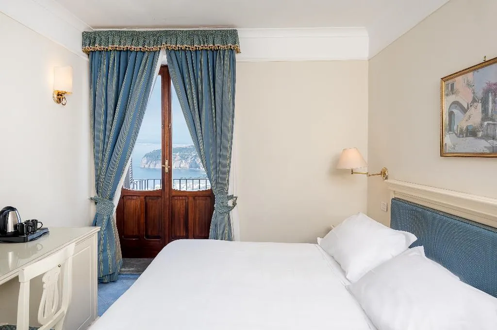 DOUBLE POOL VIEW Room, Hotel Jaccarino, Naples