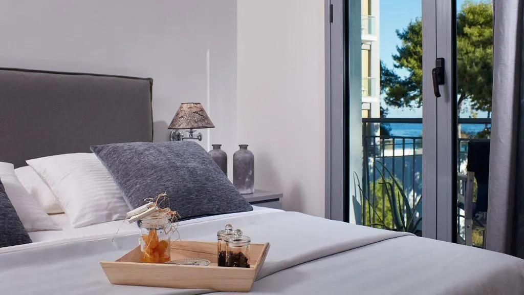 Room, The Gardens Gallery Hotel, Athens