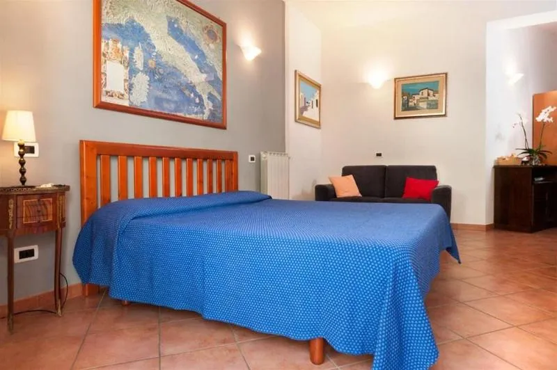 Room, Re di Roma Bed & Breakfast, Naples