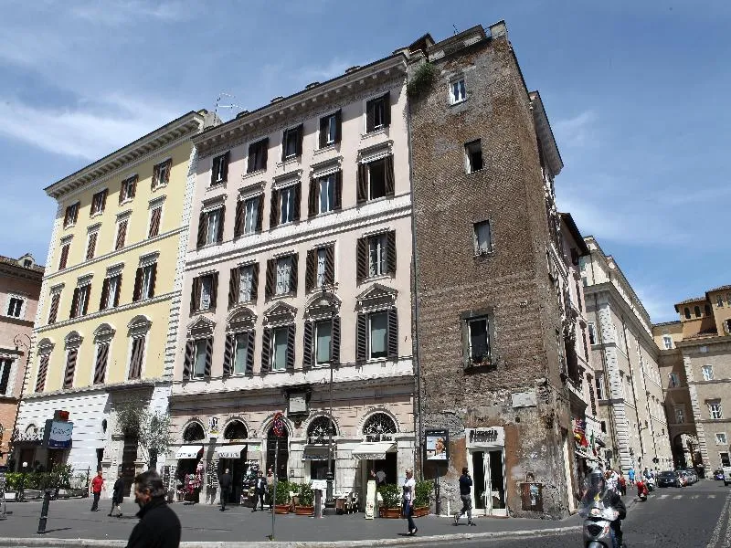 General view, Suite Art Navona, Rome