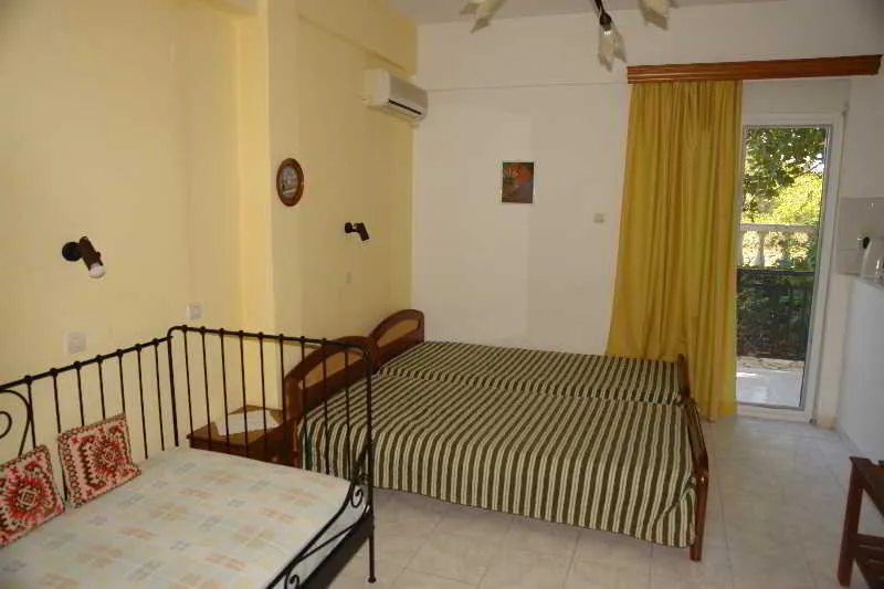 STUDIO STANDARD Room, Villa Nefeli, Corfu
