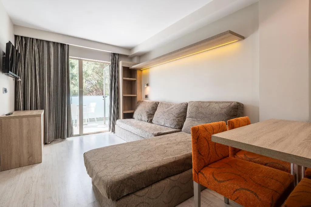 APARTMENT CAPACITY 3 Room, Leonardo Royal Hotel Mallorca, Majorca