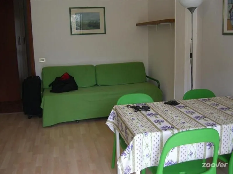 Room, Orchidea, Naples