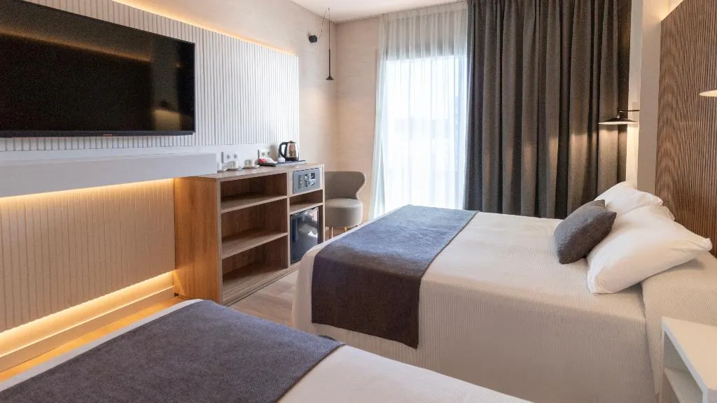 TRIPLE STANDARD Room, Golden Port Salou & Spa, Costa Dorada