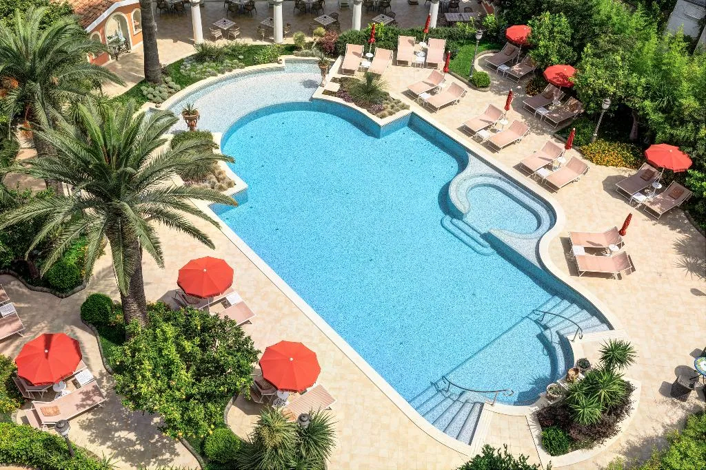 Pool, Grand Hotel Royal, Naples