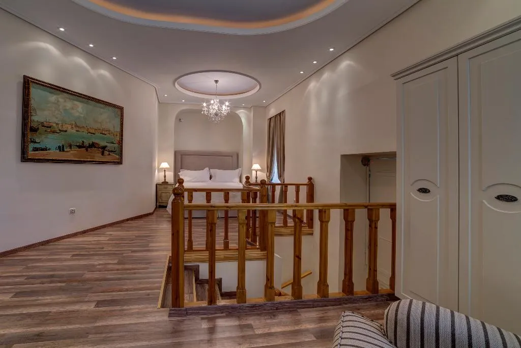 SUITE STANDARD Room, Home & Poetry, Athens