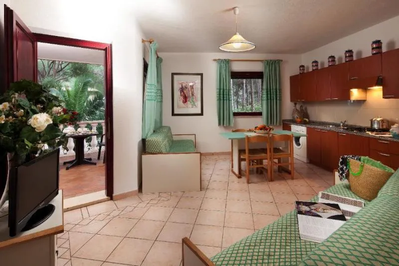 APARTMENT CAPACITY 6 TWO BEDROOMS Room, Appartamenti Villa Sa Prama - I Graniti - Il Mirto, Olbia
