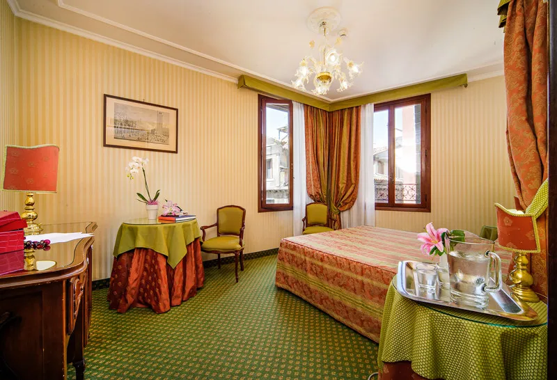 TRIPLE STANDARD Room, Kette, Venice
