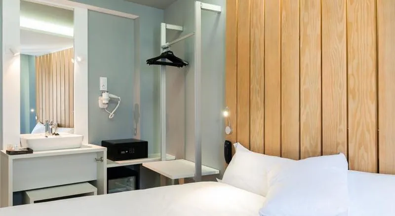 SINGLE STANDARD Room, B&B Hotel Madrid Centro Fuencarral 52, Madrid