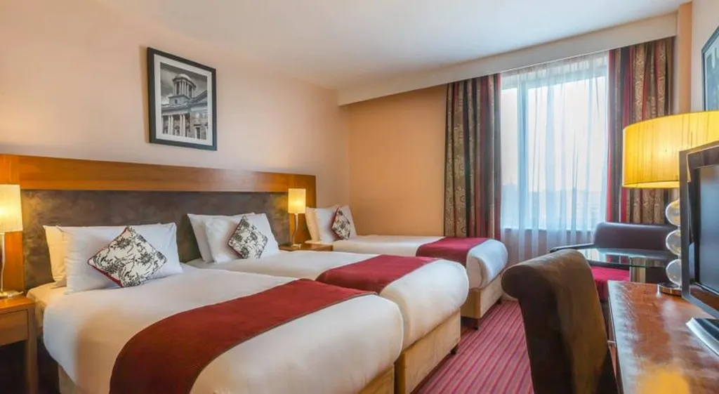 TRIPLE STANDARD Room, Maldron Hotel Parnell Square, Dublin