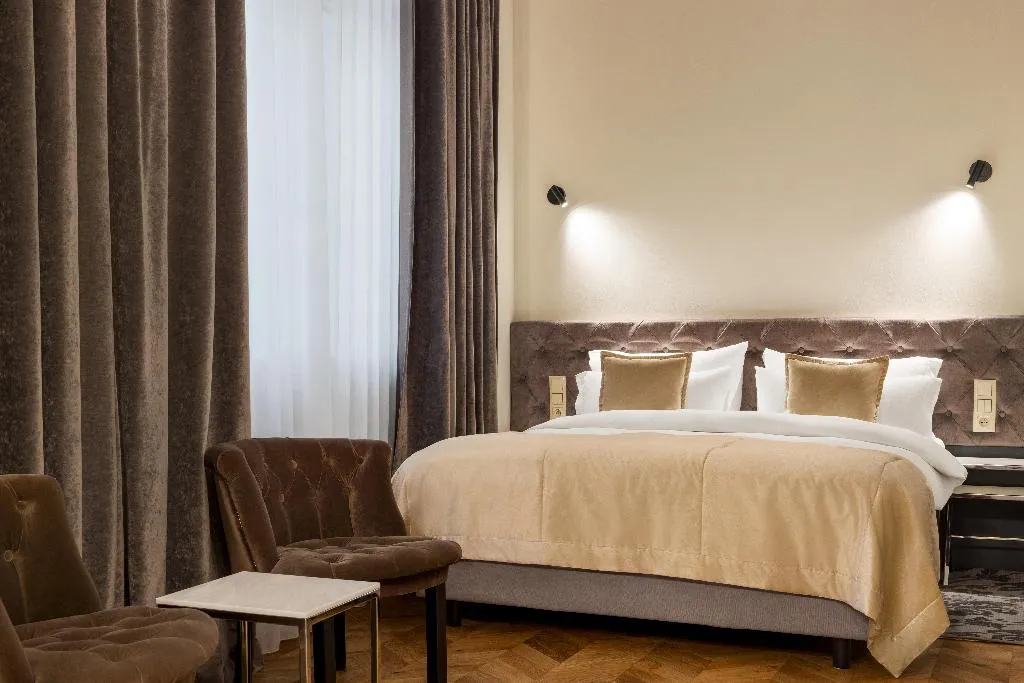 JUNIOR SUITE STANDARD Room, Wyndham Grand Krakow Old Town, Krakow