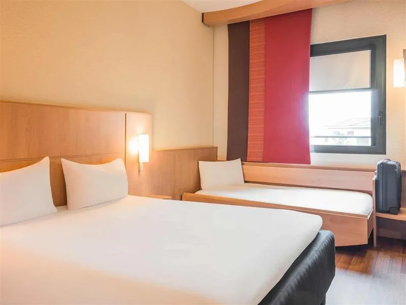 Room, ibis Milano Malpensa Aeroporto, Milan