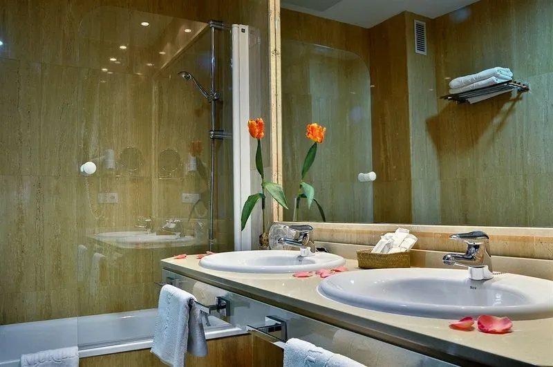 Room, Apartamentos Murillo, Seville