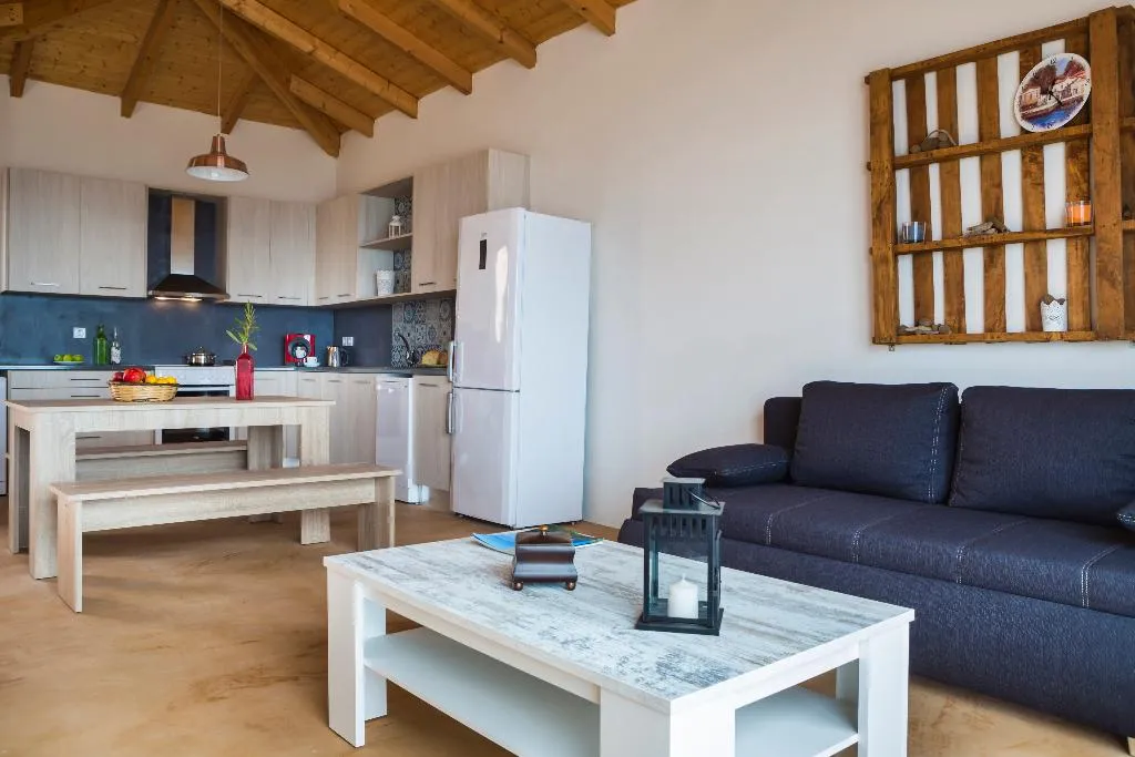 VILLA TWO BEDROOMS WITH PRIVATE POOL Room, Magganos Sunset Villas, Kefallinia