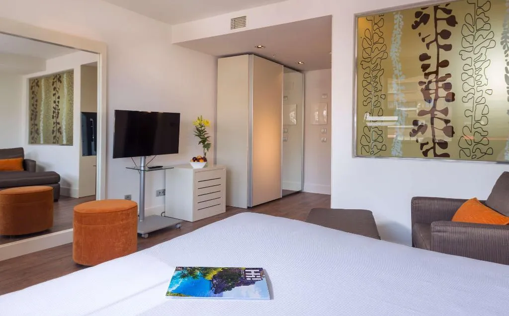 Room, H10 Tribeca, Madrid
