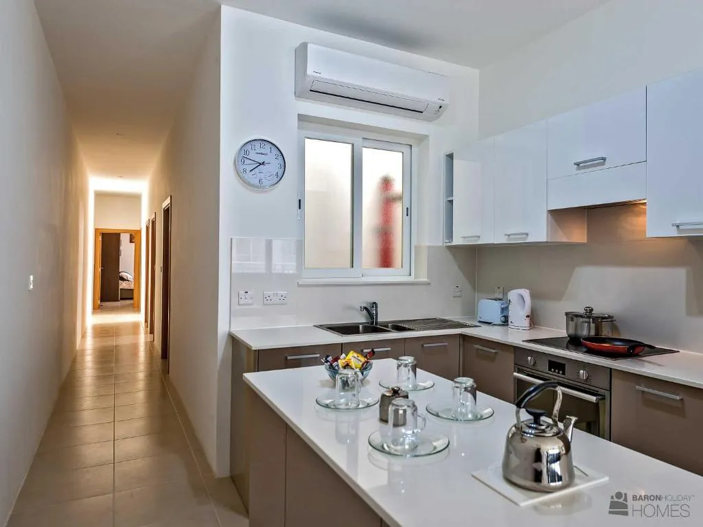 APARTMENT CAPACITY 4 THREE BEDROOM Room, The Hillock Residences, Gozo