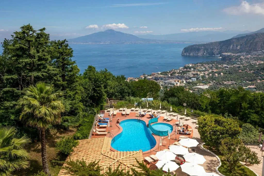 General view, Grand Hotel Hermitage, Naples