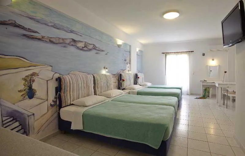 STUDIO SUPERIOR CAPACITY 4 Room, Studios Marios, Santorini