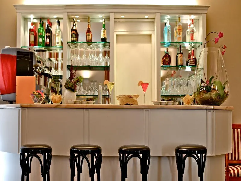 Bar, Villa Torlonia Hotel, Rome