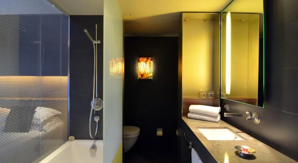DOUBLE STANDARD Room, Soho, Barcelona