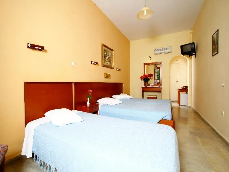 TRIPLE POOL VIEW Room, Bintzan Inn, Corfu