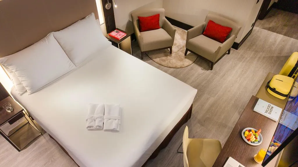 DOUBLE SUPERIOR QUEEN BED Room, Novotel Madrid Center, Madrid