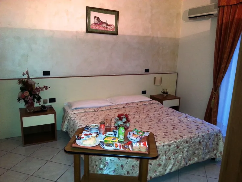 TRIPLE ECONOMY Room, Hotel Happy Days, Naples