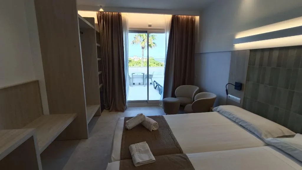 JUNIOR SUITE DELUXE WITH BALCONY Room, Complejo Lago Playa, Ibiza