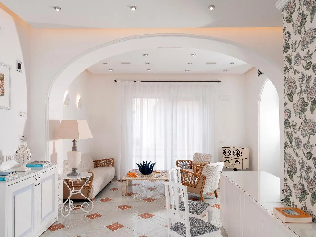 Lobby, Casa Mariantonia, Naples