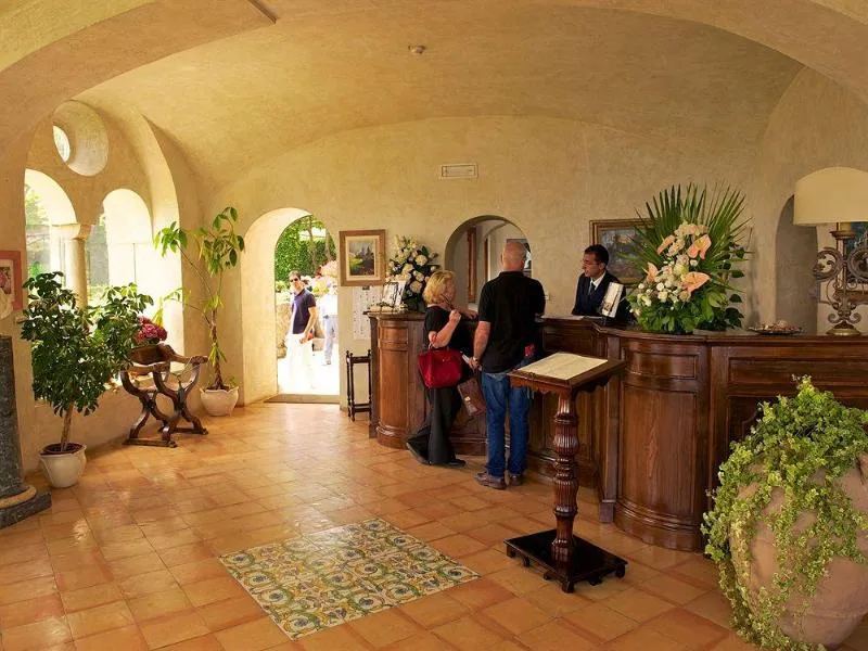 Lobby, Villa Cimbrone, Naples