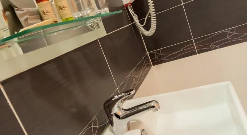 Room, Vila Nova Guesthouse, Lisbon