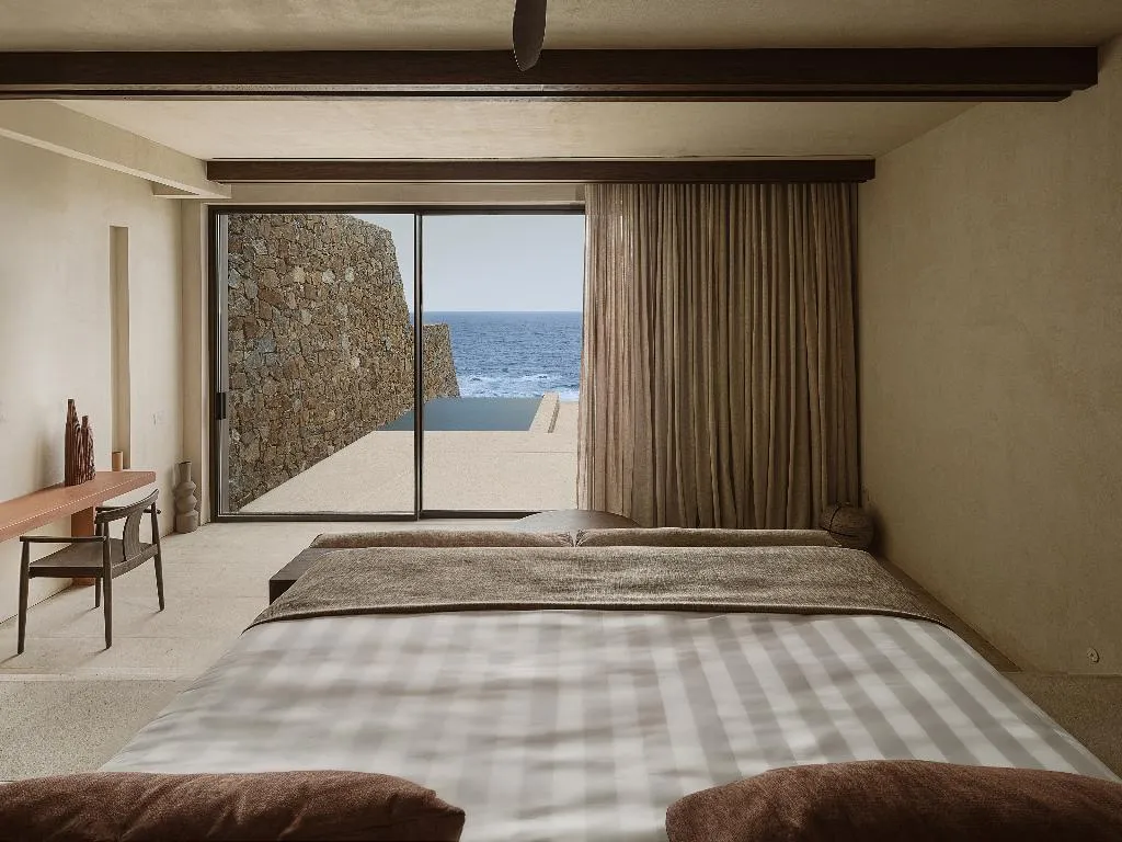 SUITE WITH PRIVATE POOL Room, The Revery, Crete