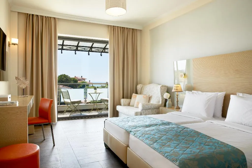 SINGLE GARDEN VIEW Room, Istion Club & Spa, Thessaloniki